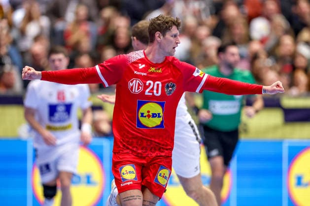 19.01.2026, Handball, Men s EHF EURO 2026, Österreich - Serbien, Jyske Bank Boxen in Herning, Dänemark, Preliminary Round: Sebastian Frimmel (Austria 20) Dänemark