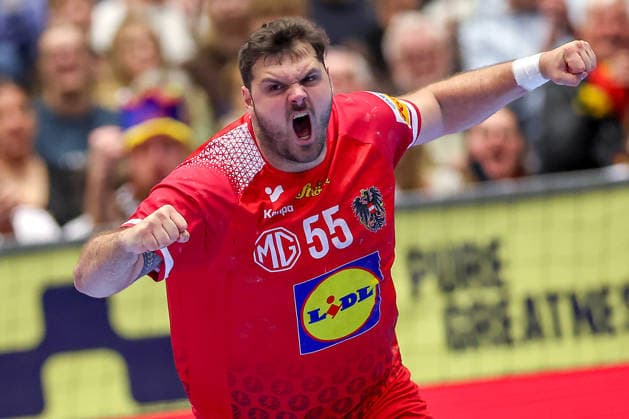 19.01.2026, Handball, Men s EHF EURO 2026, Österreich - Serbien, Jyske Bank Boxen in Herning, Dänemark, Preliminary Round: Tobias Wagner (Austria 55) jubelnd Dänemark