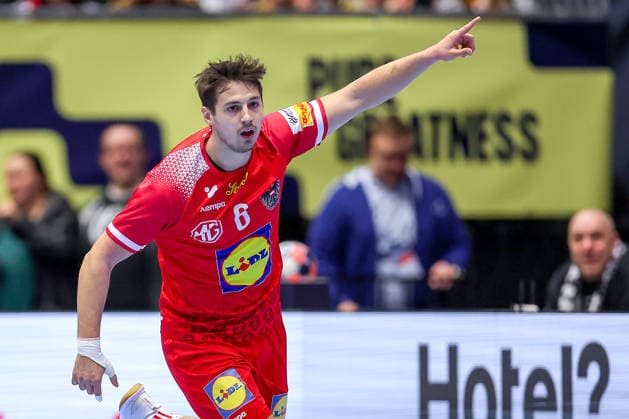 19.01.2026, Handball, Men s EHF EURO 2026, Österreich - Serbien, Jyske Bank Boxen in Herning, Dänemark, Preliminary Round: Markus Mahr (Austria 06) jubelnd Dänemark