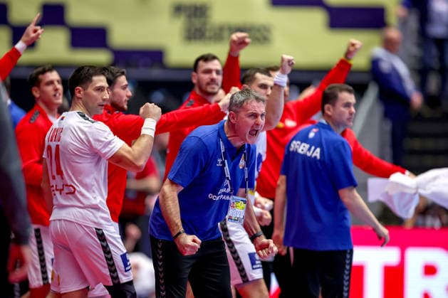 19.01.2026, Handball, Men s EHF EURO 2026, Österreich - Serbien, Jyske Bank Boxen in Herning, Dänemark, Preliminary Round: Serbiens Bank jubelnd Freude Dänemark