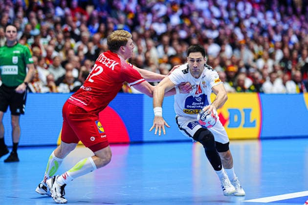 Lukas Hutecek (Oesterreich, 72), Lazar Kukic (Serbien, 24) DEN, Oesterreich vs. Serbien, Handball, EHF Europameisterschaft 2026, Gruppe A, Spieltag 3, 19.01.2026 DEN, Oesterreich vs. Serbien, Handball, EHF Europameisterschaft 2026, Gruppe A, Spieltag 3, 19.01.2026 Herning Copyright: xEibner-Pressefoto MarcelxvonxFehrnx EP_MFN