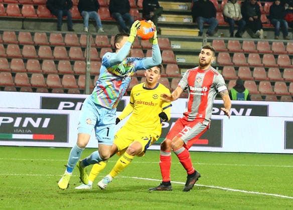 Cremonese Emil Audero during the Serie A soccer match between Cremonese and Hellas Verona at the Giovanni Zini in Cremona, north west Italy - LunedÃ¬ , 19 Gennaio 2026. - Soccer .  Copyright: xAlbertoxMariani LaPressex