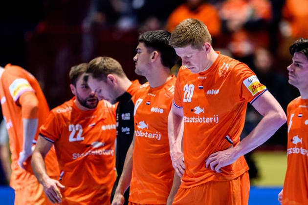 260119 Niels Gerardus Versteijnen of the Netherlands looks dejected after the EHF European Handball Championship preliminary round match between the Netherlands and Croatia on January 19, 2026 in Malmö. Photo: Petter Arvidson BILDBYRAN kod PA PA1126 handball handboll handball handbolls-em 2026 nederländerna netherlands croatia kroatien ehf european handball championship bbeng grappa33 depp Copyright: PETTERxARVIDSON BB260119PA086