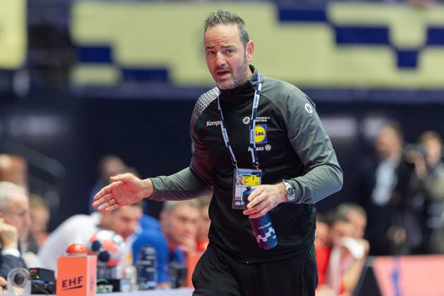 Österreich - Serbien, EHF Handball EM 2026 Trainer Iker Romero (Österreich). Handball EHF Europameisterschaft, Länderspiel zwischen Österreich und Serbien am 19. Januar 2026 in Herning (Dänemark)., Herning Dänemark Jyske Bank Boxen