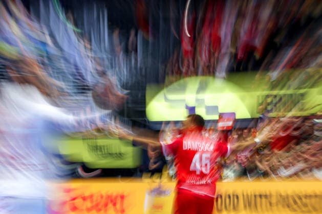 19.01.2026, Handball, Men s EHF EURO 2026, Österreich - Serbien, Jyske Bank Boxen in Herning, Dänemark, Preliminary Round: Dynamic Feature of players on the pitch Dynamik Dynamisch Symbolbild Eric Damböck (Austria 45) jubel Torjubel Dänemark