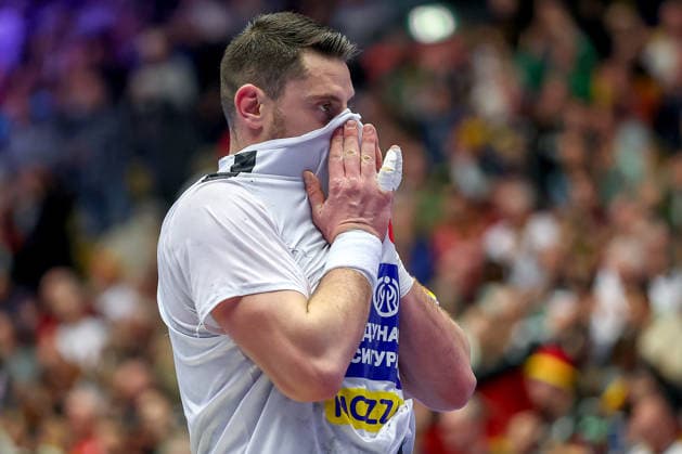 19.01.2026, Handball, Men s EHF EURO 2026, Österreich - Serbien, Jyske Bank Boxen in Herning, Dänemark, Preliminary Round: Mijajlo Marsenic (Serbien 93) enttäuscht Enttäuschung nach der Niederlage gegen Österreich Dänemark