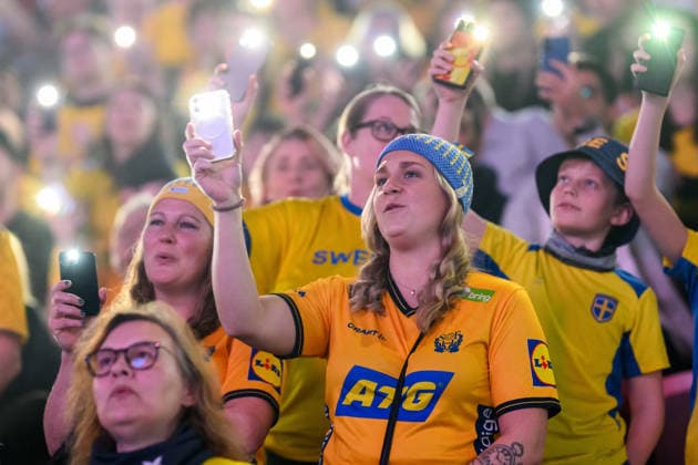 260119 Fans of Sweden ahead of the EHF European Handball Championship preliminary round match between Georgia and Sweden on January 19, 2026 in Malmö. Photo: Petter Arvidson BILDBYRAN kod PA PA1125 handball handboll handball handbolls-em 2026 georgien sverige sweden ehf european handball championship georgia bbeng publik Copyright: PETTERxARVIDSON BB260119PA105