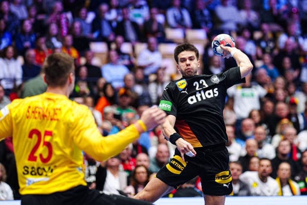 Wurf Tor Renars Uscins (Deutschland, 23) DEN, Deutschland vs. Spanien, Handball, EHF Europameisterschaft 2026, Gruppe A, Spieltag 3, 19.01.2026 DEN, Deutschland vs. Spanien, Handball, EHF Europameisterschaft 2026, Gruppe A, Spieltag 3, 19.01.2026 Herning Copyright: xEibner-Pressefoto MarcelxvonxFehrnx EP_MFN
