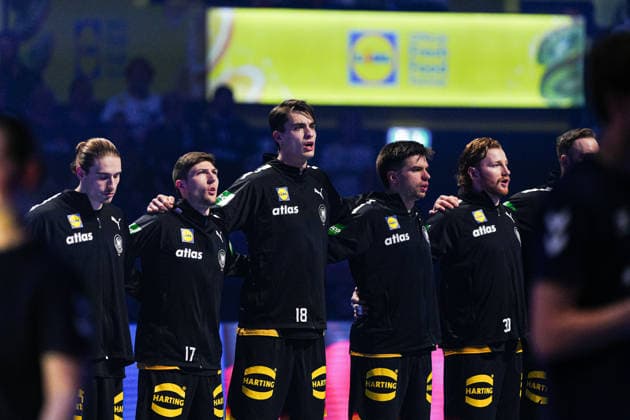 Deutschland bei Nationalhymne DEN, Deutschland vs. Spanien, Handball, EHF Europameisterschaft 2026, Gruppe A, Spieltag 3, 19.01.2026 DEN, Deutschland vs. Spanien, Handball, EHF Europameisterschaft 2026, Gruppe A, Spieltag 3, 19.01.2026 Herning Copyright: xEibner-Pressefoto MarcelxvonxFehrnx EP_MFN