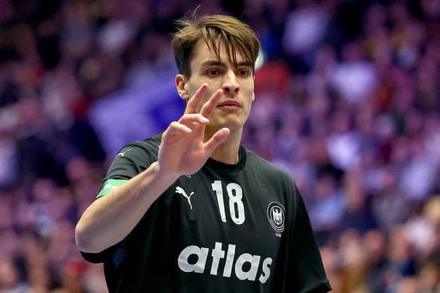 19.01.2026, Handball, Men s EHF EURO 2026, Deutschland - Spanien, Jyske Bank Boxen in Herning, Dänemark, Preliminary Round: Julian Köster (Germany 18) gestikulierend auf dem Spielfeld Dänemark