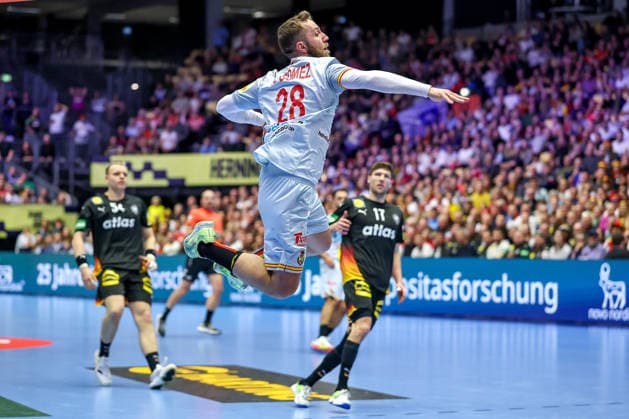 19.01.2026, Handball, Men s EHF EURO 2026, Deutschland - Spanien, Jyske Bank Boxen in Herning, Dänemark, Preliminary Round: Aleix Gomez Abello (Espania 28) Dänemark