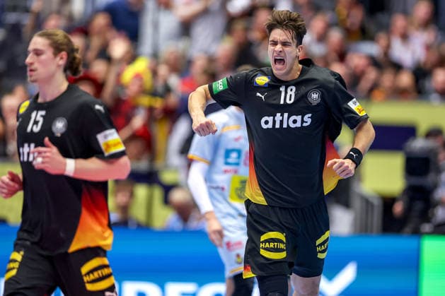 19.01.2026, Handball, Men s EHF EURO 2026, Deutschland - Spanien, Jyske Bank Boxen in Herning, Dänemark, Preliminary Round: Julian Köster (Germany 18) jubelnd Dänemark