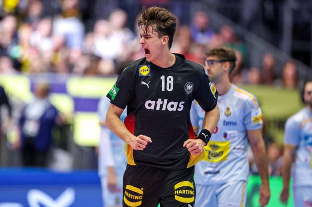 19.01.2026, Handball, Men s EHF EURO 2026, Deutschland - Spanien, Jyske Bank Boxen in Herning, Dänemark, Preliminary Round: Julian Köster (Germany 18) jubelnd Dänemark