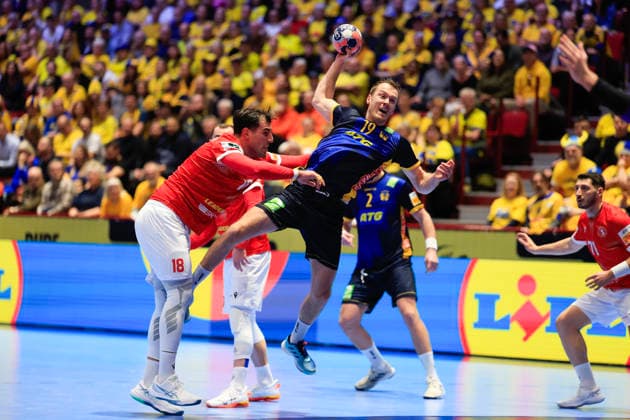 MALMÖ, SVERIGE 20260119 Sveriges Felix Claar och Georgiens Erekle Arsenashvili under gruppspelsmatchen i handbolls-EM grupp E mellan Georgien och Sverige i Malmö Arena, Malmö, Sverige, 19 januari, 2026. MALMÖ SVERIGE x10600x