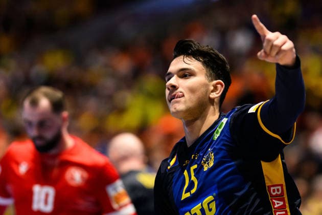 260119 Nikola Roganovic of Sweden celebrates during the EHF European Handball Championship preliminary round match between Georgia and Sweden on January 19, 2026 in Malmö. Photo: Petter Arvidson BILDBYRAN kod PA PA1125 handball handboll handball handbolls-em 2026 georgien sverige sweden ehf european handball championship georgia bbeng jubel Copyright: PETTERxARVIDSON BB260119PA180