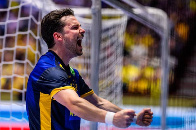 260119 Sebastian Karlsson of Sweden celebrates during the EHF European Handball Championship preliminary round match between Georgia and Sweden on January 19, 2026 in Malmö. Photo: Petter Arvidson BILDBYRAN kod PA PA1125 handball handboll handball handbolls-em 2026 georgien sverige sweden ehf european handball championship georgia bbeng jubel Copyright: PETTERxARVIDSON BB260119PA185