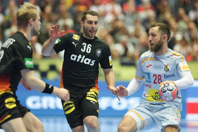 Deutschland - Spanien, EHF Handball EM 2026 Lukas Mertens (Deutschland, 36), rechts Aleix Gomez Abello (Spanien, 28). Handball EHF Europameisterschaft, Länderspiel zwischen Deutschland und Spanien am 19. Januar 2026 in Herning (Dänemark)., Herning Dänemark Jyske Bank Boxen