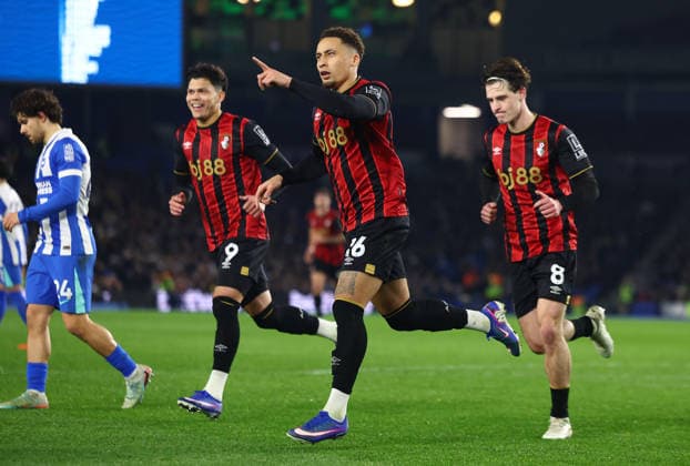Brighton and Hove, England, 19th January 2026. Marcus Tavernier (C) of Bournemouth celebrates after scoring to make it 1-0 during the Brighton and Hove Albion vs AFC Bournemouth Premier League match at the AMEX Stadium, Brighton and Hove. Picture credit should read: Paul Terry Sportimage EDITORIAL USE ONLY. No use with unauthorised audio, video, data, fixture lists, club league logos or live services. Online in-match use limited to 120 images, no video emulation. No use in betting, games or single club league player publications. SPI_015_PT_Brighton_Bournemouth SPI-4463-0015
