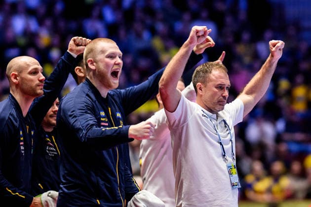 260119 Head coach Michael Apelgren of Sweden celebrates during the EHF European Handball Championship preliminary round match between Georgia and Sweden on January 19, 2026 in Malmö. Photo: Petter Arvidson BILDBYRAN kod PA PA1125 handball handboll handball handbolls-em 2026 georgien sverige sweden ehf european handball championship georgia bbeng jubel Copyright: PETTERxARVIDSON BB260119PA208