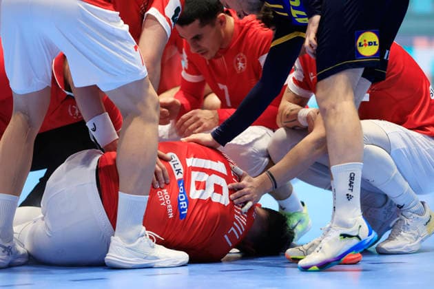 MALMÖ, SVERIGE 20260119 Georgiens Erekle Arsenashvili har ont under gruppspelsmatchen i handbolls-EM grupp E mellan Georgien och Sverige i Malmö Arena, Malmö, Sverige, 19 januari, 2026. MALMÖ SVERIGE x10600x
