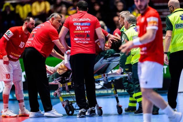 260119 Erekle Arsenashvili of Georgia in pain during the EHF European Handball Championship preliminary round match between Georgia and Sweden on January 19, 2026 in Malmö. Photo: Petter Arvidson BILDBYRAN kod PA PA1125 handball handboll handball handbolls-em 2026 georgien sverige sweden ehf european handball championship georgia bbeng skada Copyright: PETTERxARVIDSON BB260119PA214