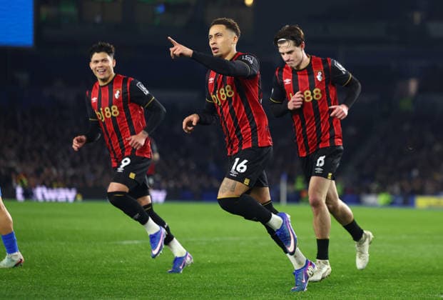 Brighton and Hove, England, 19th January 2026. Marcus Tavernier of Bournemouth (C) celebrates after scoring to make it 1-0 during the Brighton and Hove Albion vs AFC Bournemouth Premier League match at the AMEX Stadium, Brighton and Hove. Picture credit should read: Paul Terry Sportimage EDITORIAL USE ONLY. No use with unauthorised audio, video, data, fixture lists, club league logos or live services. Online in-match use limited to 120 images, no video emulation. No use in betting, games or single club league player publications. SPI_023_PT_Brighton_Bournemouth SPI-4463-0023
