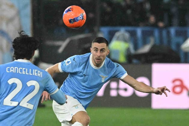 Adam Marusic of SS Lazio during the Serie A Enilive match between SS Lazio vs Como 1907 at Olimpico stadium  Copyright: xAgostinoxGemito IPAxSportx xipa-agency.netx xx IPA_70302721 IPA_Agency_IPA70302721