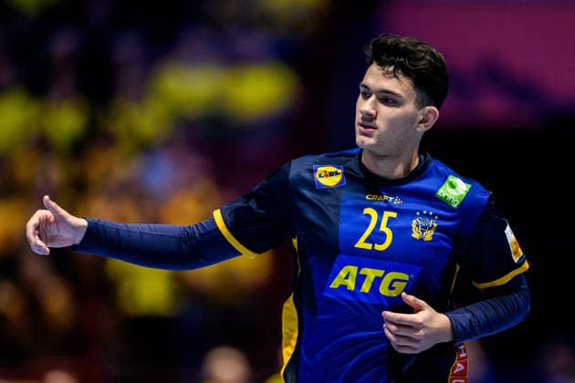 260119 Nikola Roganovic of Sweden celebrates during the EHF European Handball Championship preliminary round match between Georgia and Sweden on January 19, 2026 in Malmö. Photo: Petter Arvidson BILDBYRAN kod PA PA1125 handball handboll handball handbolls-em 2026 georgien sverige sweden ehf european handball championship georgia bbeng jubel Copyright: PETTERxARVIDSON BB260119PA228