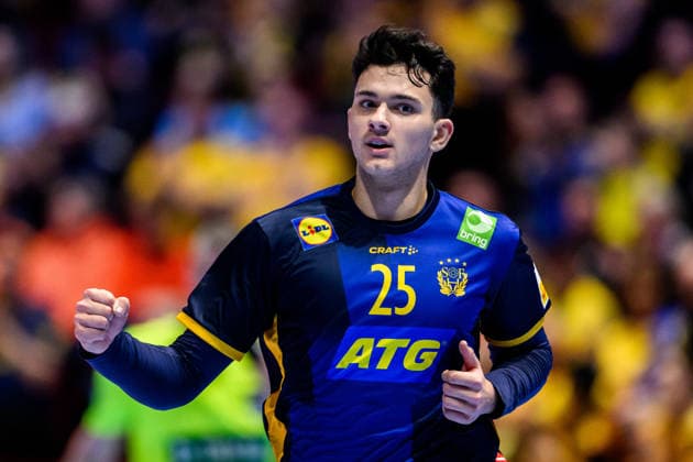 260119 Nikola Roganovic of Sweden celebrates during the EHF European Handball Championship preliminary round match between Georgia and Sweden on January 19, 2026 in Malmö. Photo: Petter Arvidson BILDBYRAN kod PA PA1125 handball handboll handball handbolls-em 2026 georgien sverige sweden ehf european handball championship georgia bbeng jubel Copyright: PETTERxARVIDSON BB260119PA247