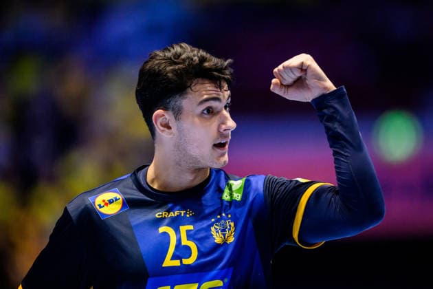 260119 Nikola Roganovic of Sweden celebrates during the EHF European Handball Championship preliminary round match between Georgia and Sweden on January 19, 2026 in Malmö. Photo: Petter Arvidson BILDBYRAN kod PA PA1125 handball handboll handball handbolls-em 2026 georgien sverige sweden ehf european handball championship georgia bbeng jubel Copyright: PETTERxARVIDSON BB260119PA254