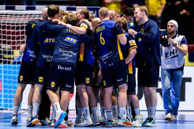 260119 Players of Sweden celebrate after the EHF European Handball Championship preliminary round match between Georgia and Sweden on January 19, 2026 in Malmö. Photo: Petter Arvidson BILDBYRAN kod PA PA1125 handball handboll handball handbolls-em 2026 georgien sverige sweden ehf european handball championship georgia bbeng jubel Copyright: PETTERxARVIDSON BB260119PA258