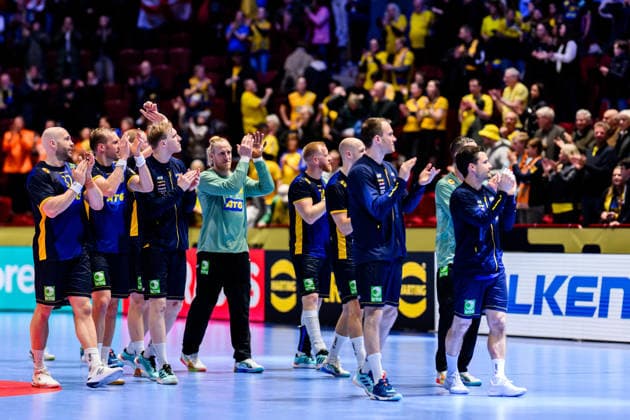 260119 Players of Sweden celebrate after the EHF European Handball Championship preliminary round match between Georgia and Sweden on January 19, 2026 in Malmö. Photo: Petter Arvidson BILDBYRAN kod PA PA1125 handball handboll handball handbolls-em 2026 georgien sverige sweden ehf european handball championship georgia bbeng jubel Copyright: PETTERxARVIDSON BB260119PA260