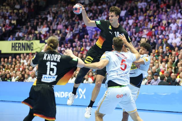 Deutschland - Spanien, EHF Handball EM 2026 Julian Köster (Deutschland, 18). Handball EHF Europameisterschaft, Länderspiel zwischen Deutschland und Spanien am 19. Januar 2026 in Herning (Dänemark)., Herning Dänemark Jyske Bank Boxen