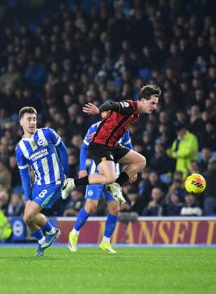 Brighton and Hove Albion v Bournemouth, Premier League Alex Scott Midfielder of Bournemouth FC rides the challenge by Brajan Gruda Midfielder of Brighton and Hove Albion and still keeps possession of the ball during the Premier League match between Brighton and Hove Albion and Bournemouth at the American Express Stadium, Brighton and Hove, UK on 19 January 2026. Brighton and Hove American Express Stadium East Sussex UK Editorial use only DataCo restrictions apply See www.football-dataco.com , Copyright: xJeffxMoodx PSI-23593-0081