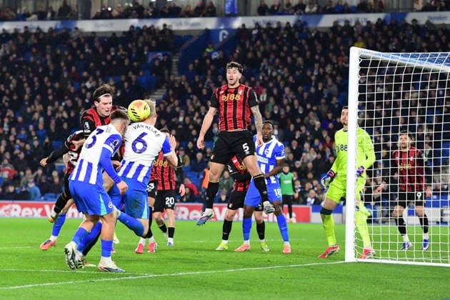 Brighton and Hove Albion v Bournemouth, Premier League Jan Paul van Hecke Defender of Brighton and Hove Albion takes a hit to the back of his head during a goal mouth scramble during the Premier League match between Brighton and Hove Albion and Bournemouth at the American Express Stadium, Brighton and Hove, UK on 19 January 2026. Brighton and Hove American Express Stadium East Sussex UK Editorial use only DataCo restrictions apply See www.football-dataco.com , Copyright: xJeffxMoodx PSI-23593-0089