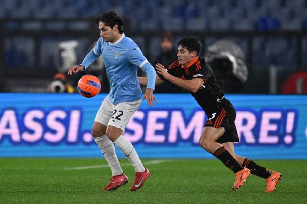 CALCIO - Serie A - SS Lazio vs Como 1907 Matteo Cancellieri of S.S. Lazio and Alex Valle of Como 1907 are in action during the 21th matchday of the Serie A championship between S.S. Lazio and Como 1907 at the Stadio Olimpico on January 19, 2026 in Rome, Italy. Rome Italy  Copyright: xIPAxSport ABACAx