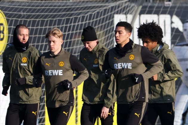 Dortmund, Deutschland 19. Januar 2026: Champions League - 2025 2026 - Borussia Dortmund Abschlusstraining Im Bild: v.li. Waldemar Anton (BVB), Daniel Svensson (BVB), Maximilian Beier (BVB), Jobe Bellingham (BVB) und Karim Adeyemi (BVB) beim Abschlusstraining in Dortmund vor dem UCL Spiel gegen Tottenham Hotspur in London Trainingsgelände Hohenbuschei Nordrhein Westfalen Copyright: xFotostandx xFantinix