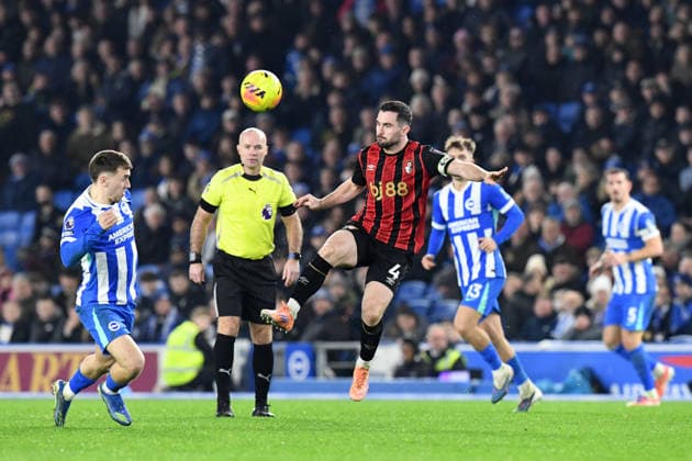 Brighton and Hove Albion v Bournemouth, Premier League Alex Scott Midfielder of Bournemouth FC gets to the ball ahead of Brajan Gruda Midfielder of Brighton and Hove Albion during the Premier League match between Brighton and Hove Albion and Bournemouth at the American Express Stadium, Brighton and Hove, UK on 19 January 2026. Brighton and Hove American Express Stadium East Sussex UK Editorial use only DataCo restrictions apply See www.football-dataco.com , Copyright: xJeffxMoodx PSI-23593-0104