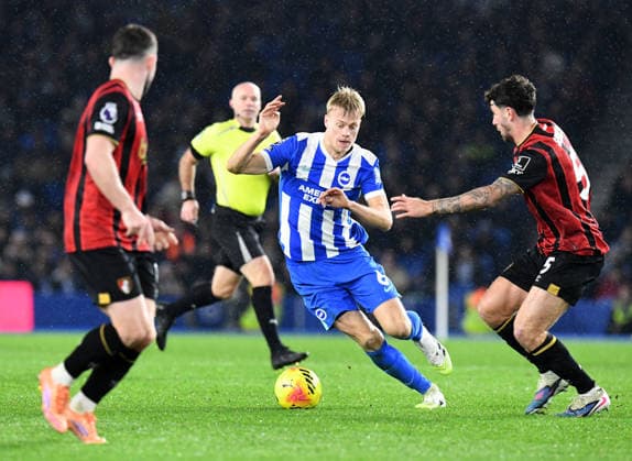 Brighton and Hove Albion v Bournemouth, Premier League Jan Paul van Hecke Defender of Brighton and Hove Albion anmd Marcos Senesi Defender of Bournemouth FC in action during the Premier League match between Brighton and Hove Albion and Bournemouth at the American Express Stadium, Brighton and Hove, UK on 19 January 2026. Brighton and Hove American Express Stadium East Sussex UK Editorial use only DataCo restrictions apply See www.football-dataco.com , Copyright: xJeffxMoodx PSI-23593-0126