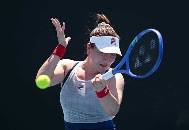 TENNIS AUSTRALIAN OPEN, Lulu Sun of New Zealand in action during the Women™s 1st round match against Linda Fruhvirtova of the Czech Republic on day 3 of the 2026 Australian Open tennis tournament at Melbourne Park in Melbourne, Tuesday, January 20, 2026. ( NO ARCHIVING MELBOURNE VICTORIA AUSTRALIA  Copyright: xLUKASxCOCHx 20260120141660159487