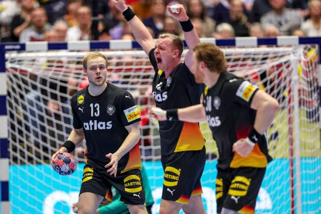 19.01.2026, Handball, Men s EHF EURO 2026, Deutschland - Spanien, Jyske Bank Boxen in Herning, Dänemark, Preliminary Round: Matthes Langhoff (Germany 13) Justus Fischer (Germany 54) Tom Kiesler (Germany 30) Dänemark