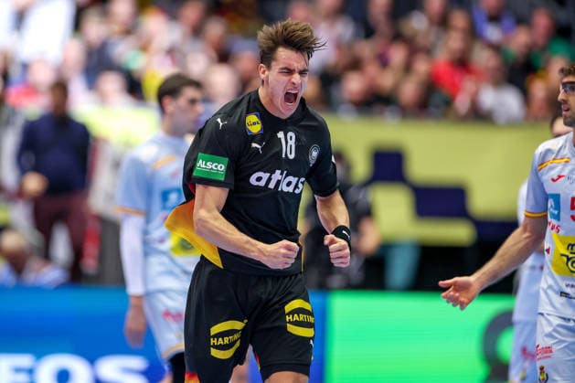 19.01.2026, Handball, Men s EHF EURO 2026, Deutschland - Spanien, Jyske Bank Boxen in Herning, Dänemark, Preliminary Round: Julian Köster (Germany 18) jubelnd Dänemark
