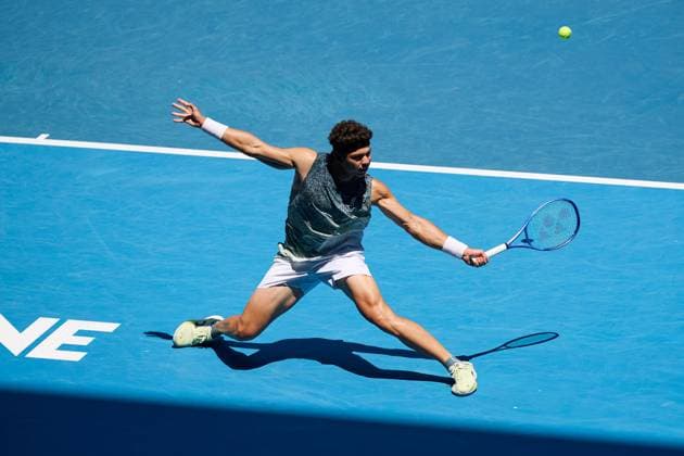 Ben Shelton of the United States of America hits a backhand Australian Open tennis tournament, Day Three, Melbourne Park, Australia - 20 Jan 2026Melbourne Melbourne Park Victoria (VIC) Australia  Copyright: xRachelxBach Shutterstockx 16303004af