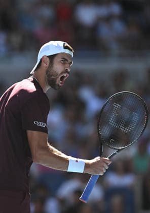 TENNIS AUSTRALIAN OPEN, Karen Khachanov of Russia celebrates during the Men™s first round match against Alex Michelsen of USA on day 3 of the 2026 Australian Open tennis tournament at Melbourne Park in Melbourne, Tuesday, January 20, 2026. ( NO ARCHIVING MELBOURNE VICTORIA AUSTRALIA  Copyright: xLUKASxCOCHx 20260120198819752110