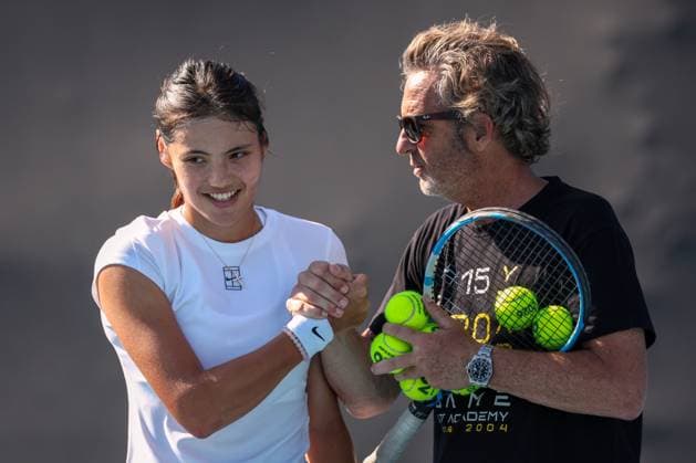 Emma Raducanu on the practice courts with coach Francisco Roig Australian Open tennis tournament, Day Three, Melbourne Park, Australia - 20 Jan 2026Melbourne Melbourne Park Victoria (VIC) Australia  Copyright: xEllaxLing Shutterstockx 16303003ci
