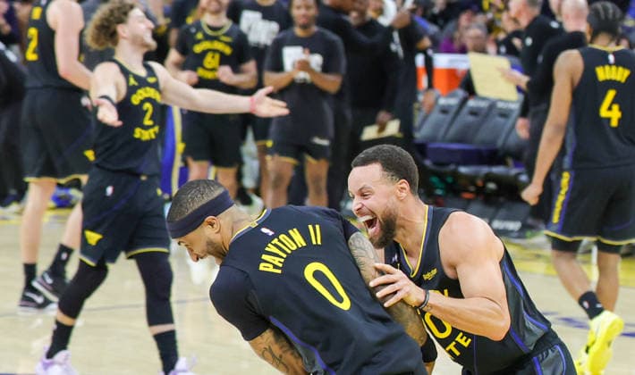 (260120) -- SAN FRANCISCO, Jan. 20, 2026 -- Golden State Warriors Stephen Curry (front R) celebrates with his teammate Gary Payton II after Payton scored during the 2025-2026 NBA, Basketball Herren, USA regular season basketball game between Golden State Warriors and Miami Heat in San Francisco, the United States, Jan. 19, 2026. (Photo by Xinhua) (SP)U.S.-SAN FRANCISCO-BASKETBALL-NBA-WARRIORS VS HEAT ArthurxDong 