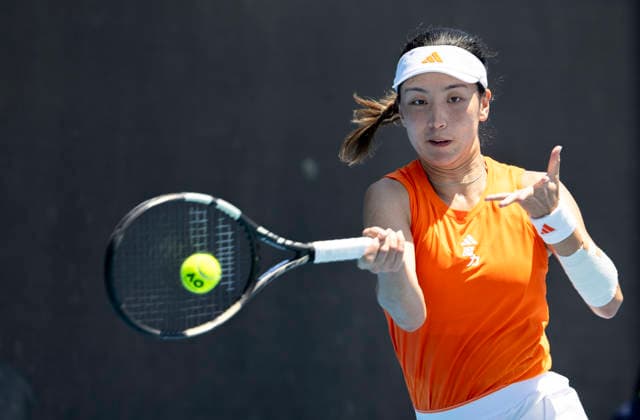 (260120) -- MELBOURNE, Jan. 20, 2026 -- Wang Xinyu of China hits a return during the women s singles 1st round match against Anhelina Kalinina of Ukraine at the Australian Open tennis tournament in Melbourne, Australia, Jan. 20, 2026. (Photo by Xinhua) (SP)AUSTRALIA-MELBOURNE-TENNIS-AUSTRALIAN OPEN-WOMEN S SINGLES-DAY 3 HuxJingchen 