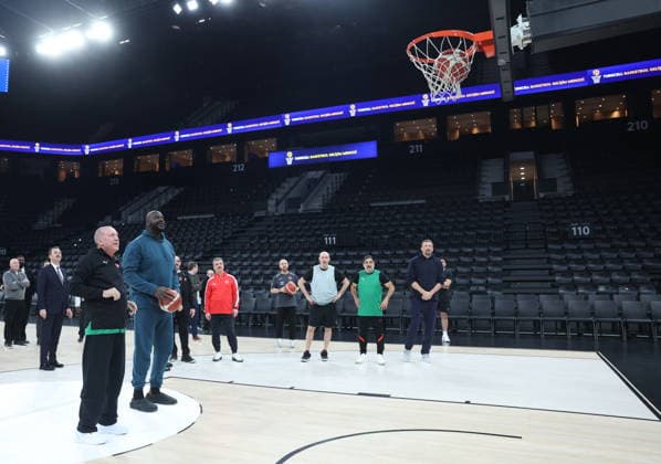 Turkish President Erdogan plays game with former NBA, Basketball Herren, USA player O Neal ISTANBUL, TURKIYE - JANUARY 18: (----EDITORIAL USE ONLY - MANDATORY CREDIT - TURKISH PRESIDENCY MUSTAFA KAMACI HANDOUT - NO MARKETING NO ADVERTISING CAMPAIGNS - DISTRIBUTED AS A SERVICE TO CLIENTS----) Turkish President Recep Tayyip Erdogan and former American National Basketball Association (NBA) player Shaquille O Neal play a game at the Basketball Development Center in Istanbul, Turkiye on January 18, 2026. Turkish Presidency Mustafa Kamaci Handout Anadolu Istanbul Turkey. Editorial use only. Please get in touch for any other usage.  Copyright: x2026xAnadoluxTurkishxPresidencyx xMustafaxKamacix xHandoutx
