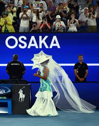 TENNIS AUSTRALIAN OPEN, Naomi Osaka of Japan enters the court ahead of the Women™s 1st round match against Antonia Ruzic of Croatia on day 3 of the 2026 Australian Open tennis tournament at Melbourne Park in Melbourne, Tuesday, January 20, 2026. ( NO ARCHIVING MELBOURNE VICTORIA AUSTRALIA  Copyright: xJOELxCARRETTx 20260120125318007608