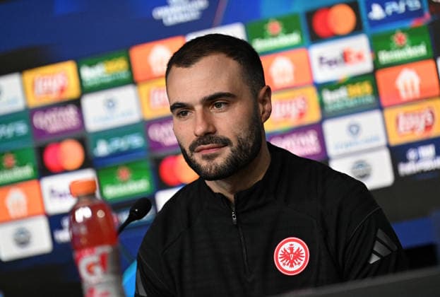 20.01.2026, xjhx, Fussball UEFA Champions League, Eintracht Frankfurt Pressekonferenz v.l. Interims Trainer Dennis Schmitt (Eintracht Frankfurt) (DFL DFB REGULATIONS PROHIBIT ANY USE OF PHOTOGRAPHS as IMAGE SEQUENCES and or QUASI-VIDEO) Frankfurt am Main
